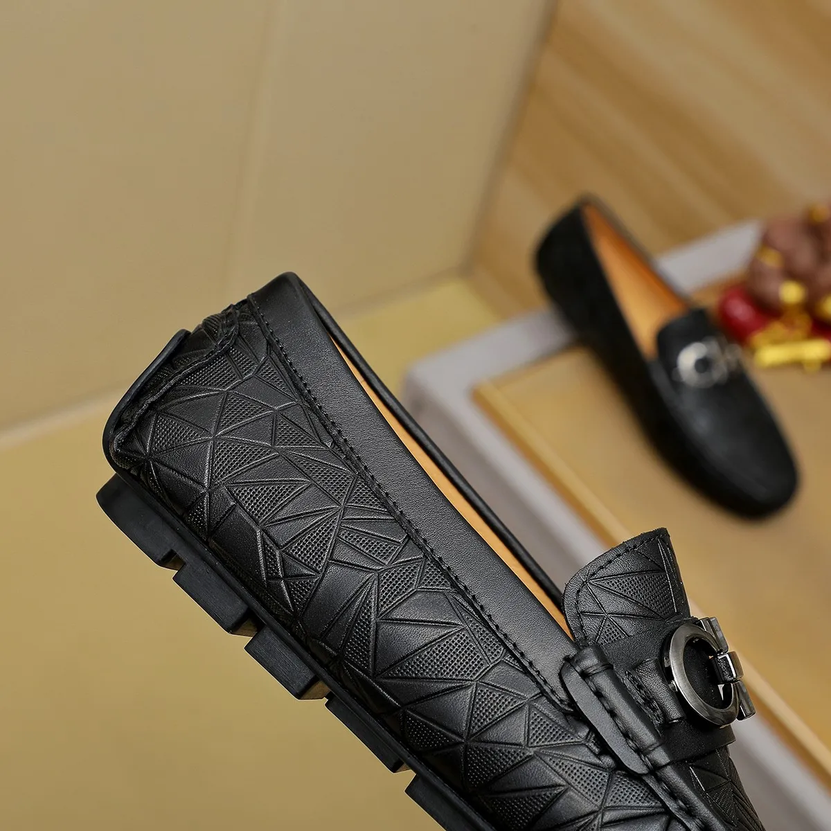 Men's shoes 💰360 🕷🕷【Ferragamo】Ferragamo Popular fashionable casual slip-on shoes🇨🇳Official website counter 1:1 production, original mold opening💯Good quality visible, imported high-end first-layer calfskin, luxurious pigskin lining🌿Very clear texture, high-quality waterproof, non-slip and wear-resistant outsole🎋High quality and low price, truly handmade🍓Color, code number 38-45